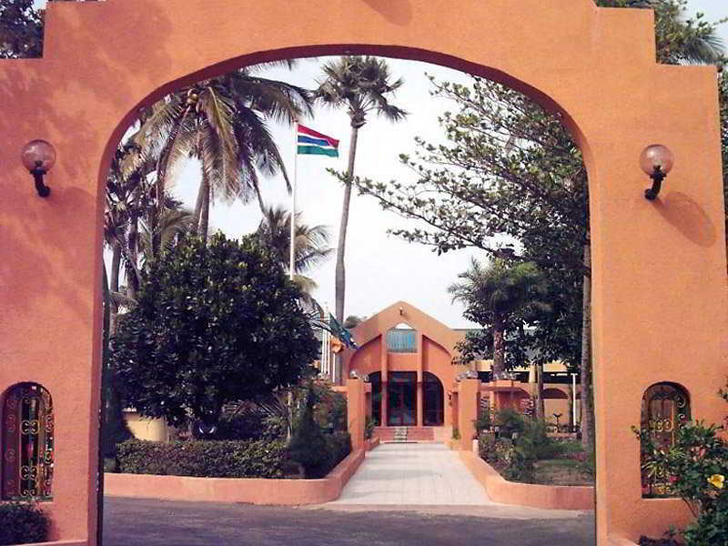 Sunbeach Hotel & Resort Bakau Bagian luar foto