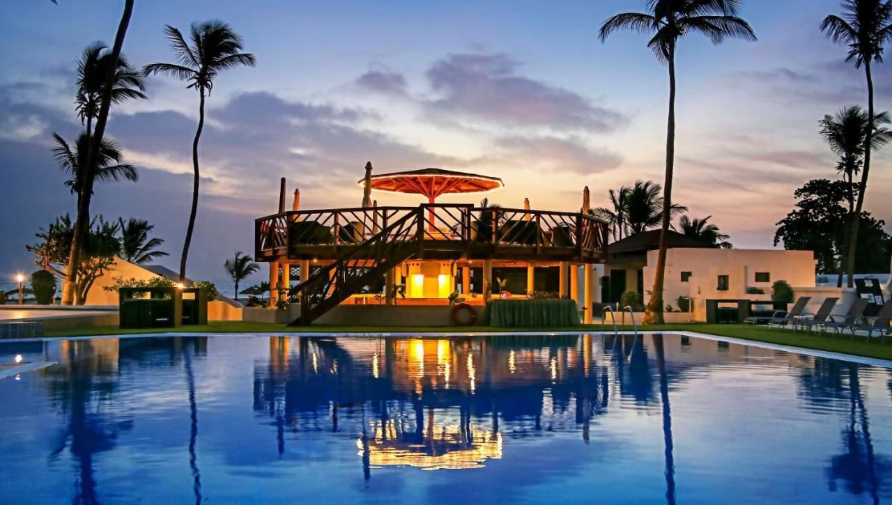 Sunbeach Hotel & Resort Bakau Bagian luar foto