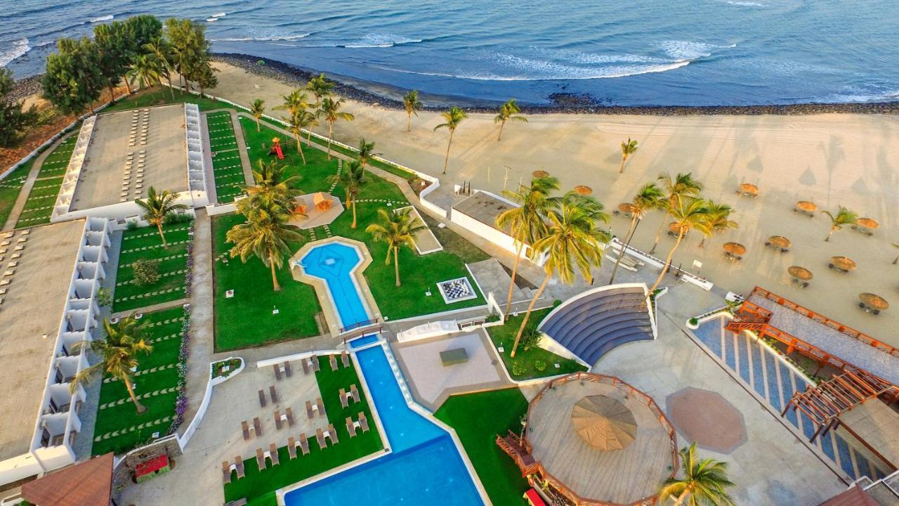 Sunbeach Hotel & Resort Bakau Bagian luar foto
