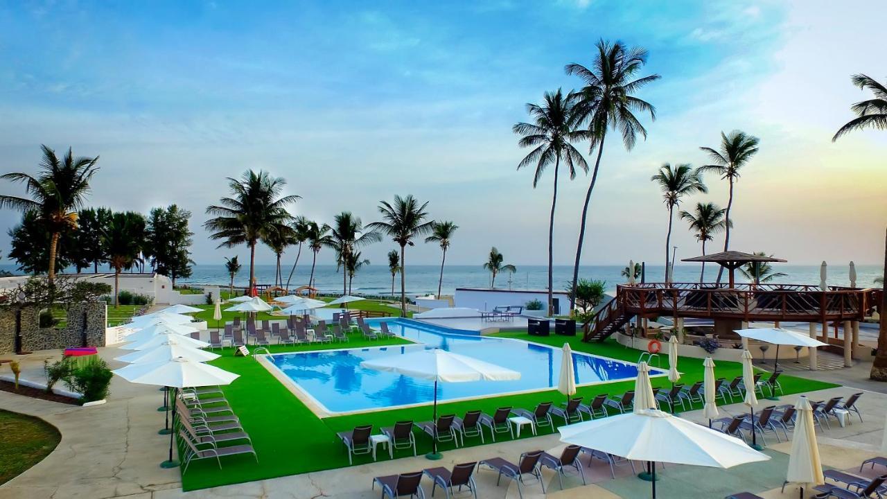 Sunbeach Hotel & Resort Bakau Bagian luar foto
